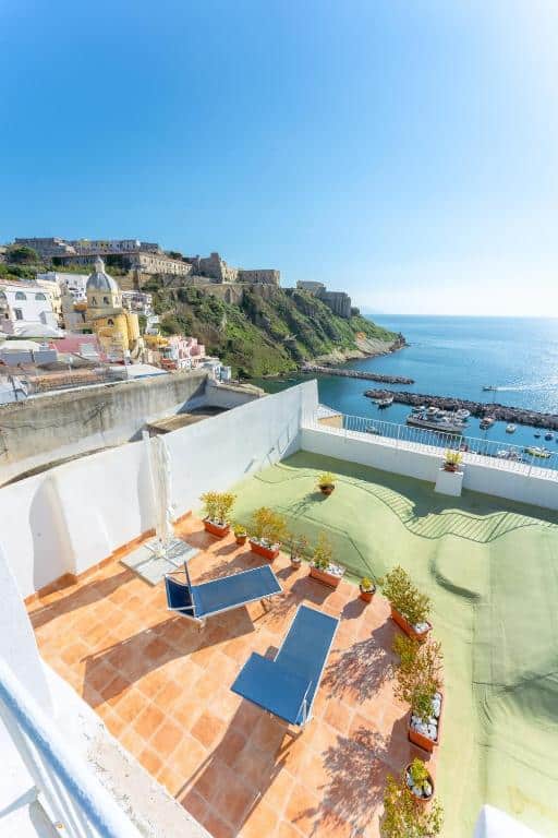 Terrasse de l'appartement hotel Torretta Corricella - Punta Serra à Procida.
