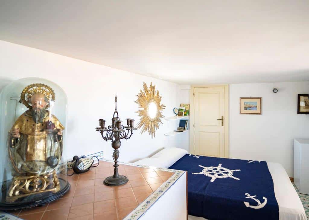 Chambre de la Maison d'Artista à Procida.