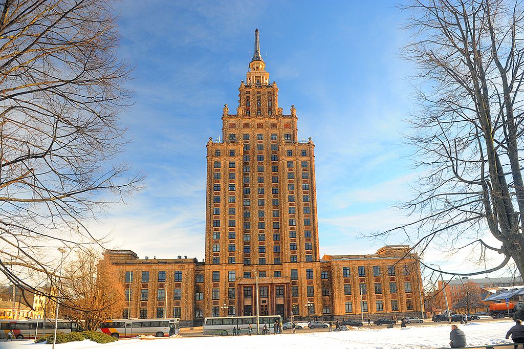 Académie des sciences, cadeau de Staline dans le quartier de Maskavas Forstate à Riga - Photo de Валерий-Дед