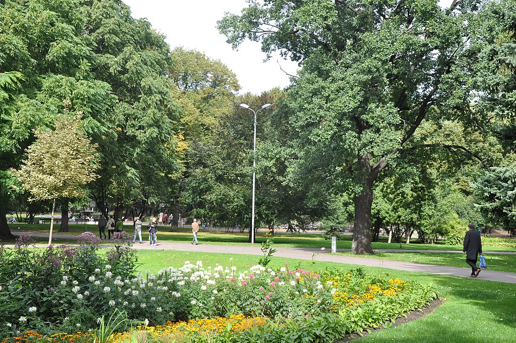 Dans le jardin de Vērmanes dans le quartier de Centrs à Riga - Photo de M.Strīķis