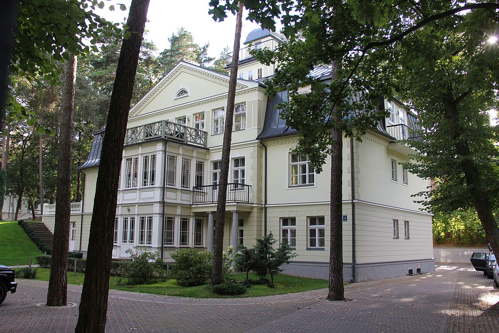 Maison dans la cité-jardin dans le quartier de Mezaparks à Riga - Photo d'Agishev