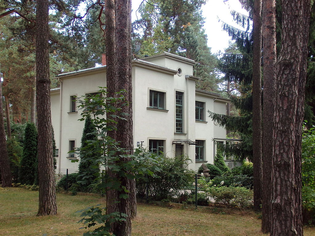 Maison dans la cité-jardin dans le quartier de Mezaparks à Riga - Photo de Īriss Sviklis