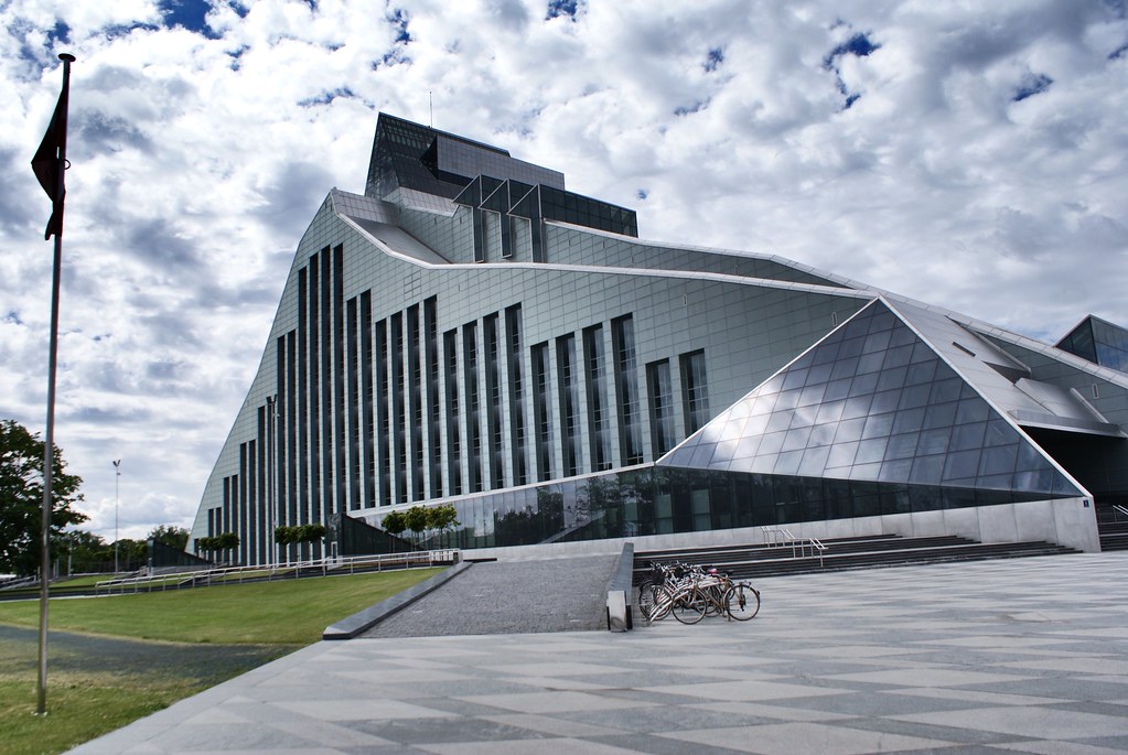 Bibliothèque Nationale de Riga dans le quartier de Pardauvaga.