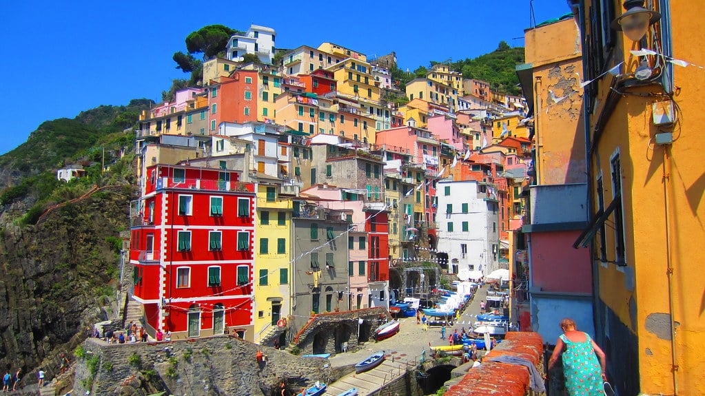 Village de Riomaggiore au sud de Gênes dans les Cinque Terre - Photo de Shann Yu