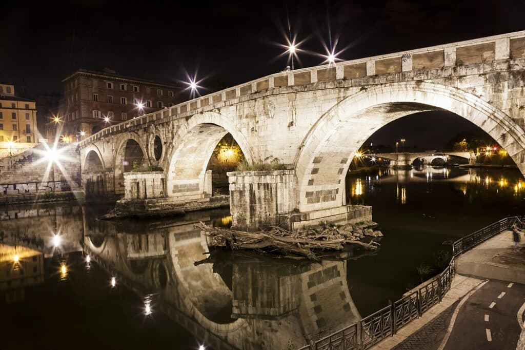 Ponte Sisto entre le centre historique et le quartier du Trastevere à Rome – Photo de FedericaPiccinniPhoto