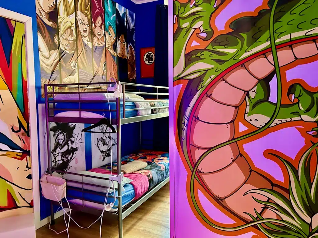 Dortoir de l'auberge de jeunesse Comics Guesthouse à Rome.