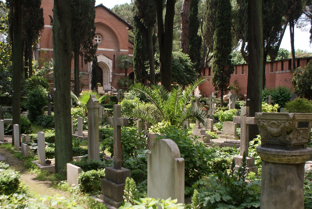 Chapelle du cimetière protestant ou non-catholique de Rome.