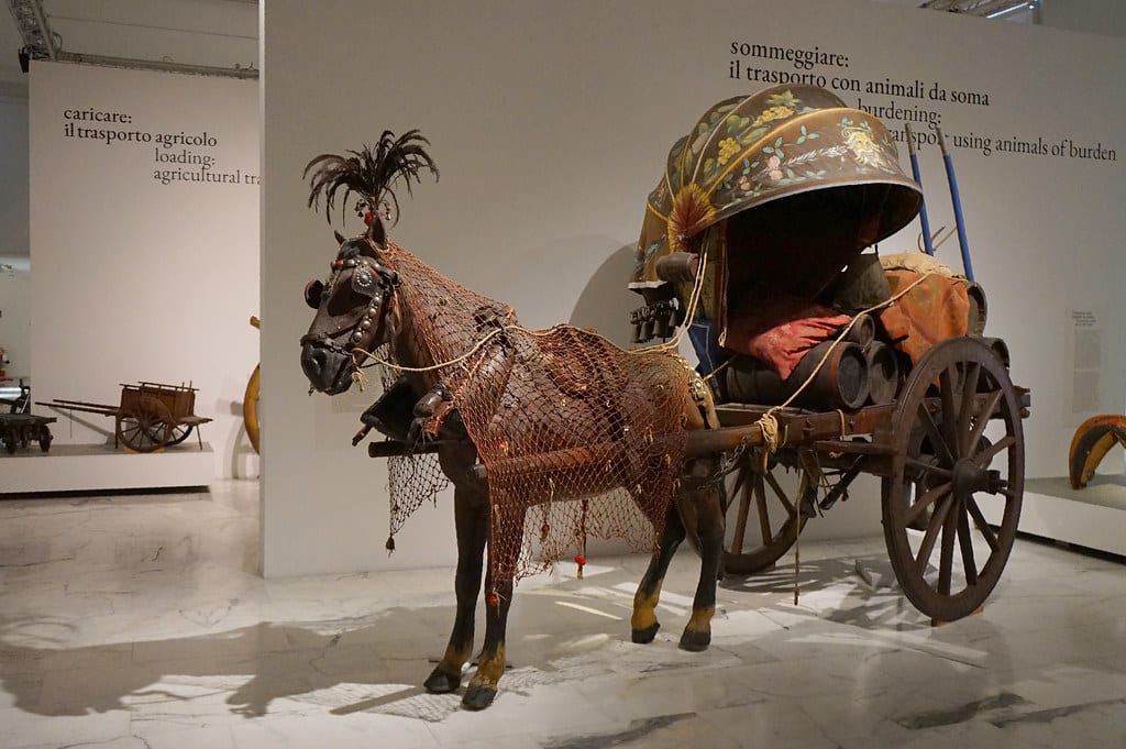 Chariots pour le transport de vin dans le Musée des arts et traditions populaires de Rome.
