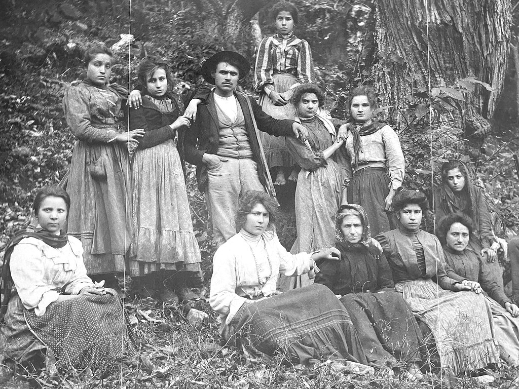 Photo de famille dans le Musée des arts et traditions populaires de Rome.