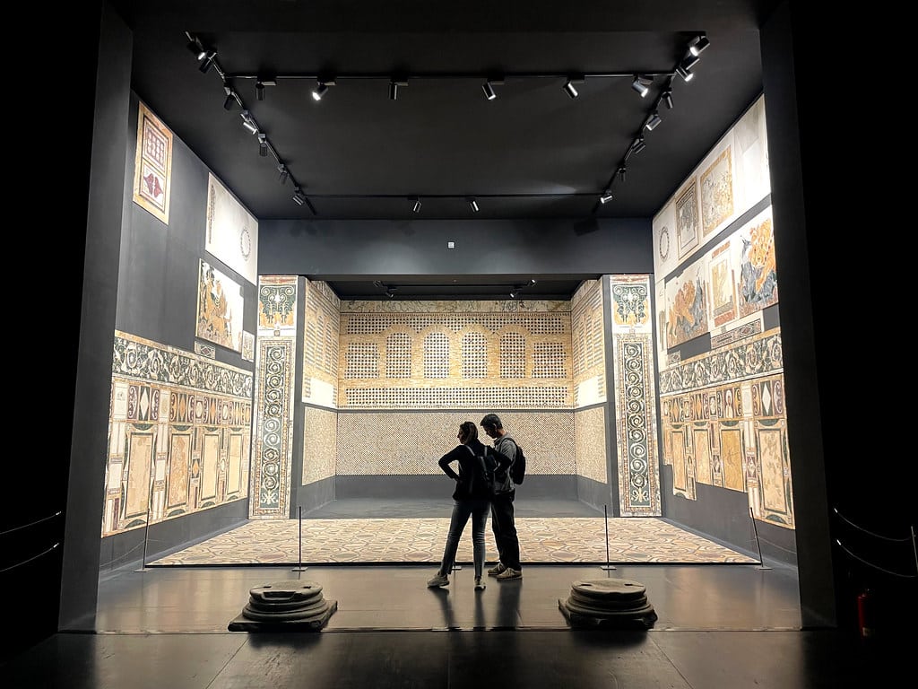 Opus Sectile dans le Musée du Haut moyen-Age du Musée national préhistorique et ethnographique Luigi-Pigorini à Rome.
