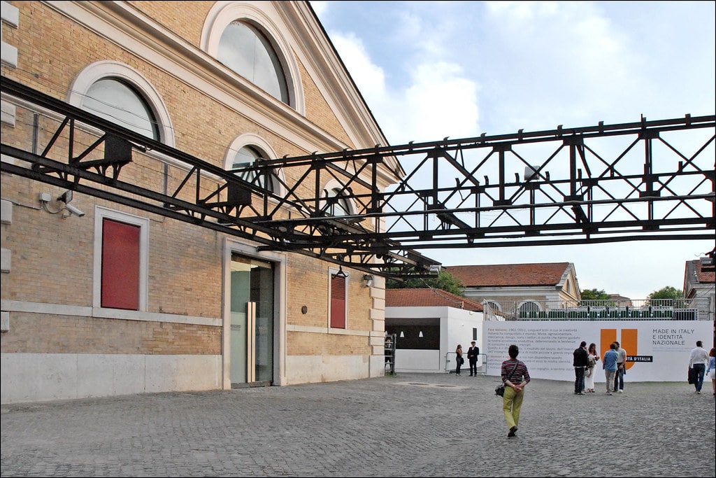 Partie extérieure du musée d'art contemporain Macro à Rome. Photo de Jean Pierre Dalbéra.