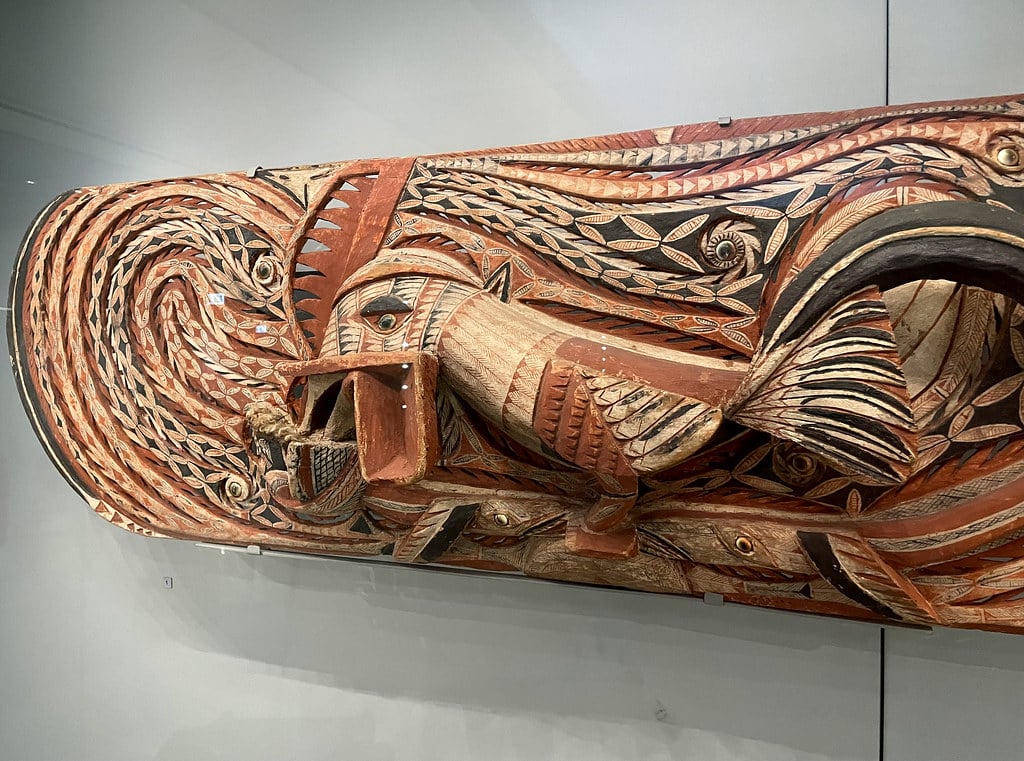 Masque de Nouvelle-Irlande dans le Musée national préhistorique et ethnographique Luigi-Pigorini à Rome.