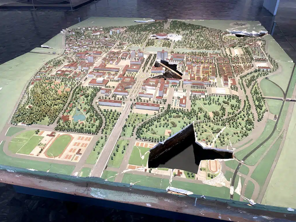 Maquette du quartier EUR voulu par Mussolini pour accueillir les Jeux olympiques à Rome en 1942 dans le Musée national préhistorique et ethnographique Luigi-Pigorini à Rome.