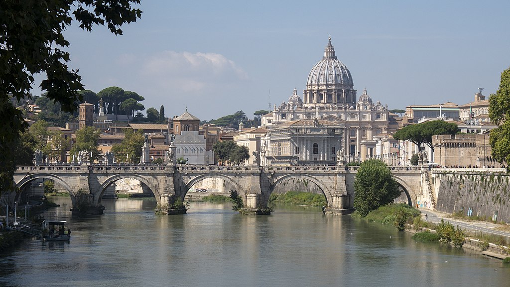 Vue sur la coupole de la Basilique Saint Pierre à Rome (Vatican). Photo de Nicholas Hartmann