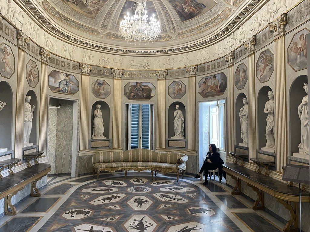 Salle de la Casa Nobile dans la Villa Torlonia à Rome.