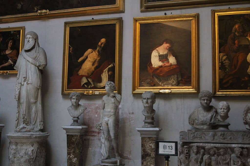 Vue de l’une des salles de la Galerie Doria Pamphilj, avec notamment le Saint Jérôme de José de Ribera et la Marie-Madeleine repentante du Caravage – Photo de Founzy.