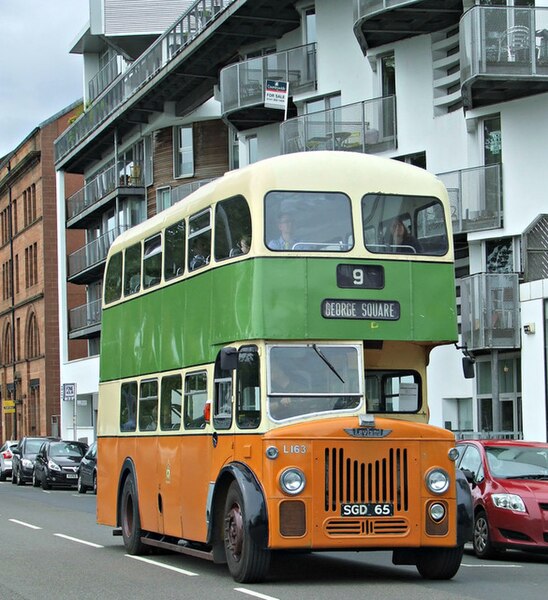 Lire la suite à propos de l’article Metro à Glasgow & bus : Carte, tarifs, lieux d&rsquo;intérêt par station