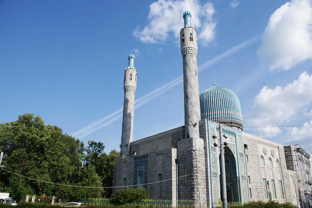 Minarets et coupole de la Grande mosquée de Saint Petersbourg