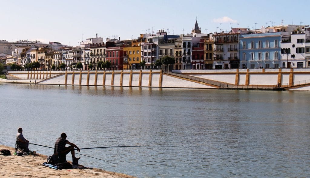 Vue sur le fleuve Guadalquivir et sur Triana, l'ancien quartier gitan de Séville.