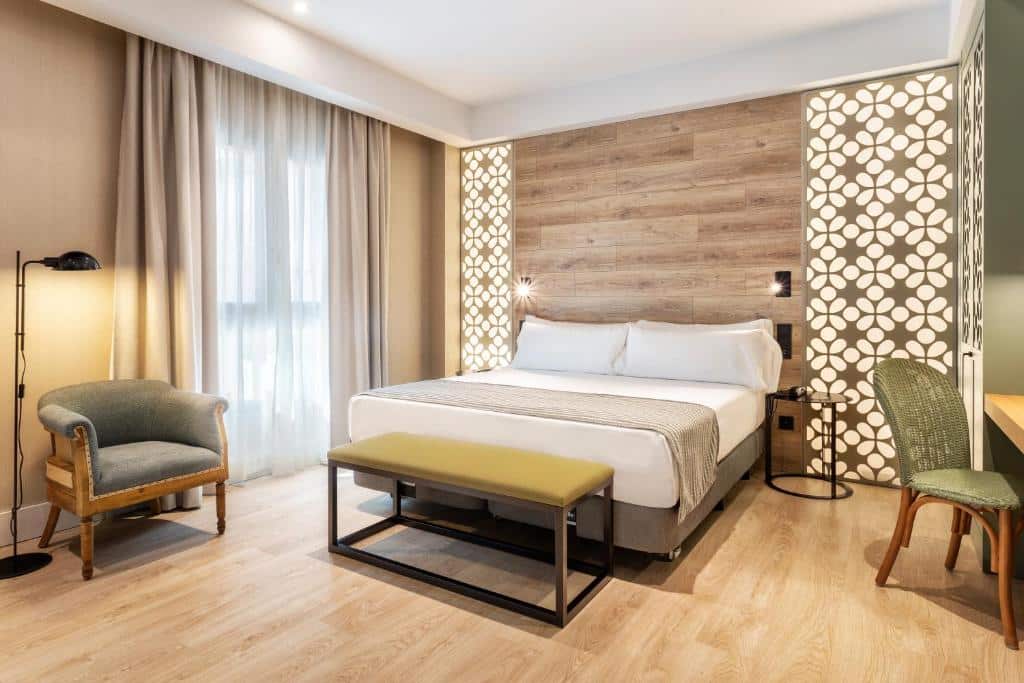 Chambre de l'hotel Catalonia Santa Justa à Séville.