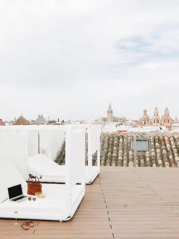 Rooftop de l'Hotel CoolRooms Palacio Villapanés à Séville.