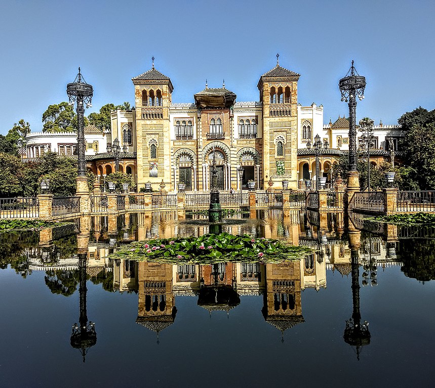 Plaza de America : Pavillon mudéjar accueillant le musée ethnographique de Séville - Photo de Domdeparis