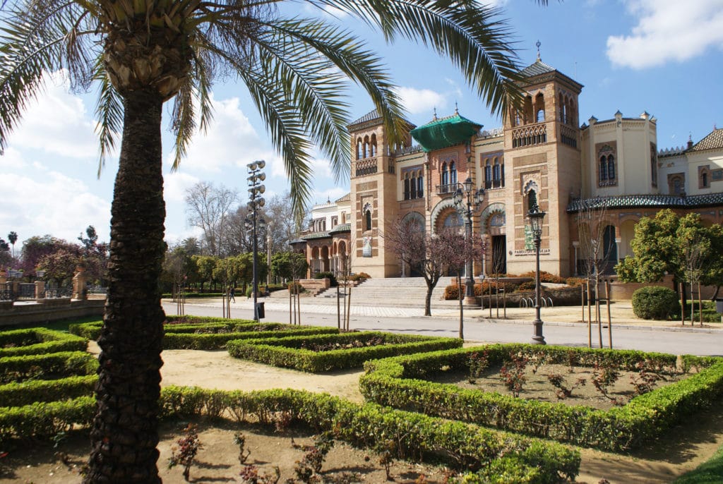 > Palais de style mudéjar accueillant le musée ethnographique de Séville.