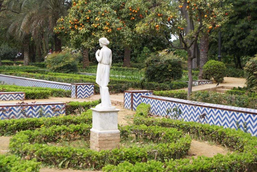 Statue dans le parc Maria Luisa, le poumon vert de Séville.