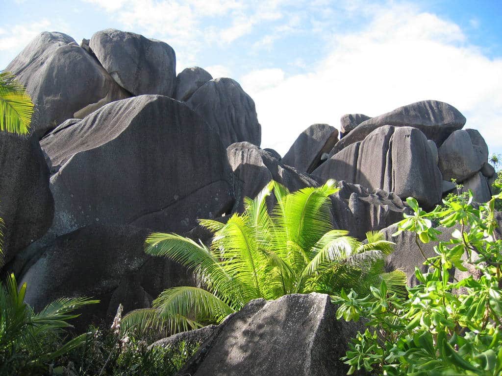 Roches granitiques dans les Seychelles.