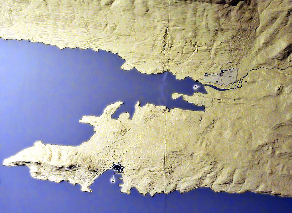 Carte avec 1. Salona, la cité fondée par les Grecs et 2. Split, la ville autour du Palais de Dioclétien prenant son essor au Moyen-Age. Image de LBM1948 - Licence ccbysa 4.0