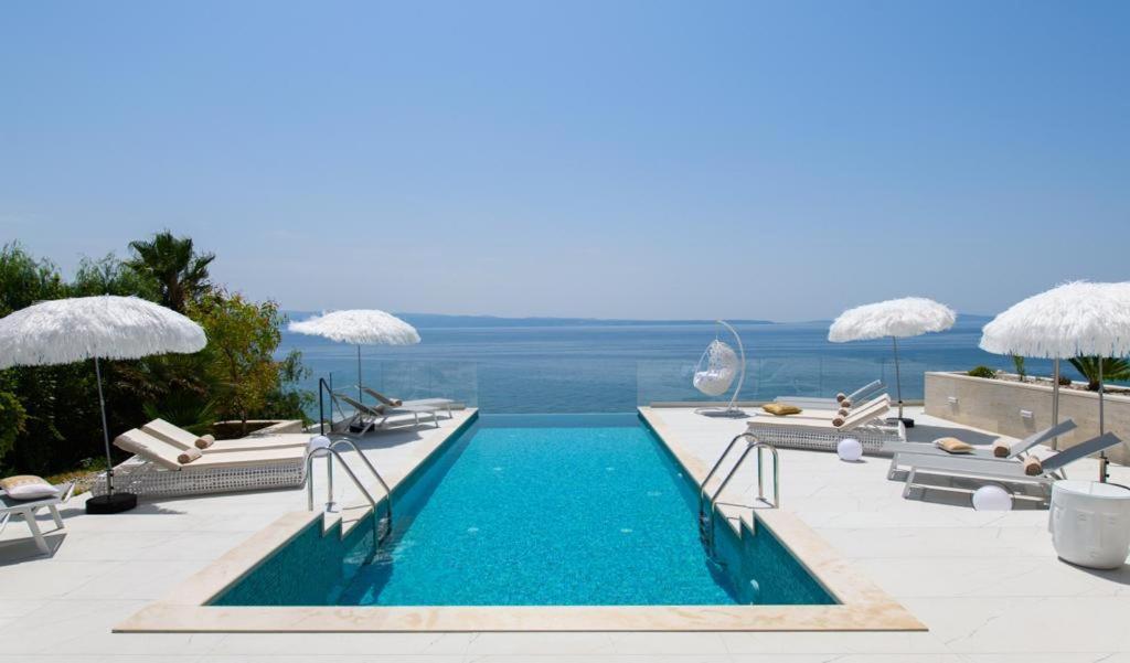 Piscine de l'hotel Gallery Luxury Suites à Split.