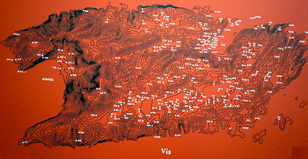 Carte de découvertes archeologique sur l'île de Vis au large de Split.