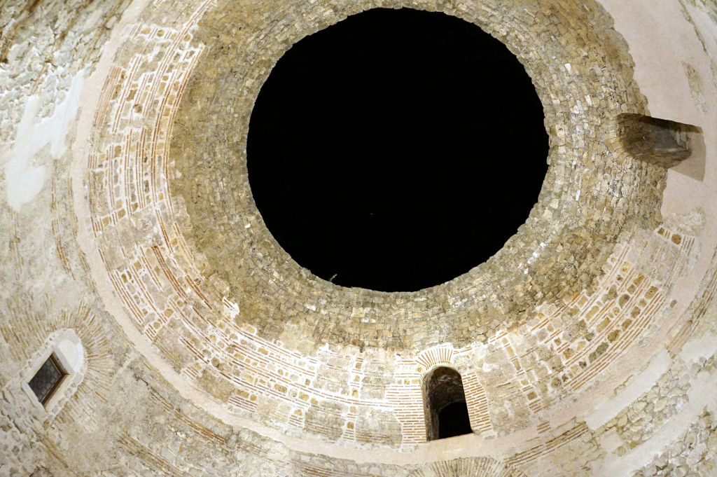 Oculus du vestibule du Palais de Dioclétien.