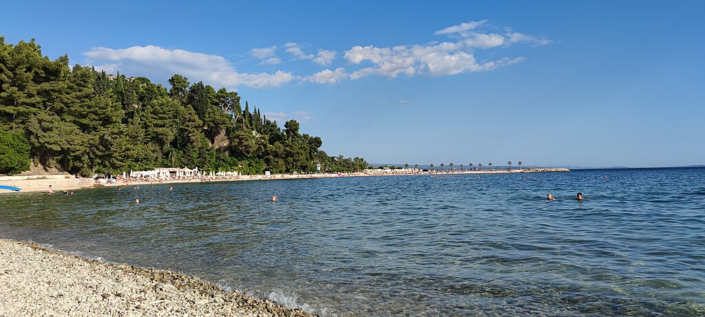 Plage Kasjuni à Split - Photo Elbert Hampton