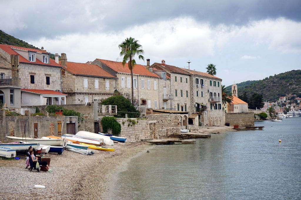 Plage de la ville de Vis.