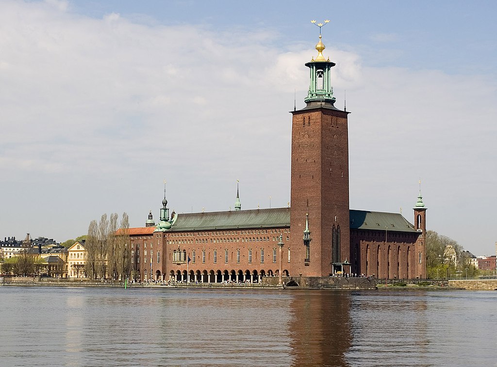 Lire la suite à propos de l’article Hôtel de ville de Stockholm : Romantisme et Prix Nobel