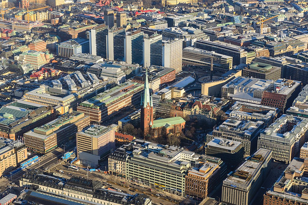 Vue aérienne sur le centre de Stockholm (Norrmalm) - Photo d'Arild Vagen - Licence CCBYSA 4.0