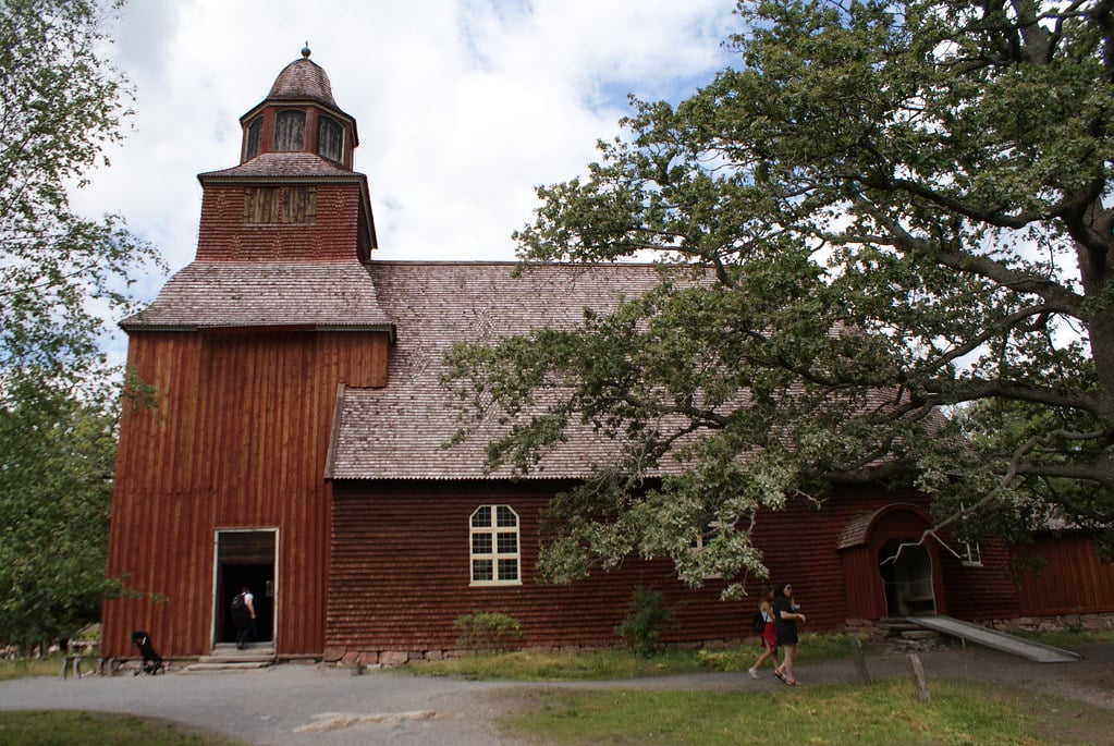 Eglise en bois du Skansen de Stockholm.