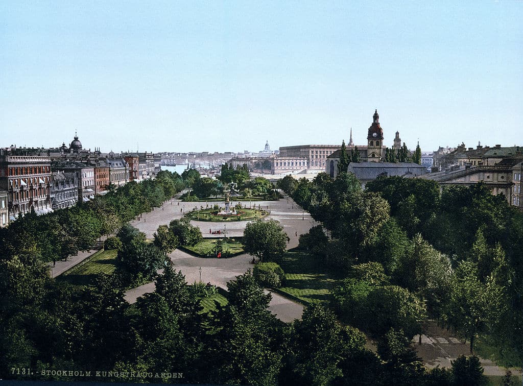 Vue sur le Kungstradgarden à Stockholm en 1900.