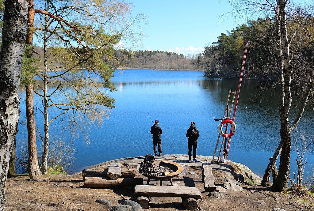 Au bord du lac Judarskogen près de Stockholm - Photo de Culturadelarte  - Licence CCBYSA 4.0