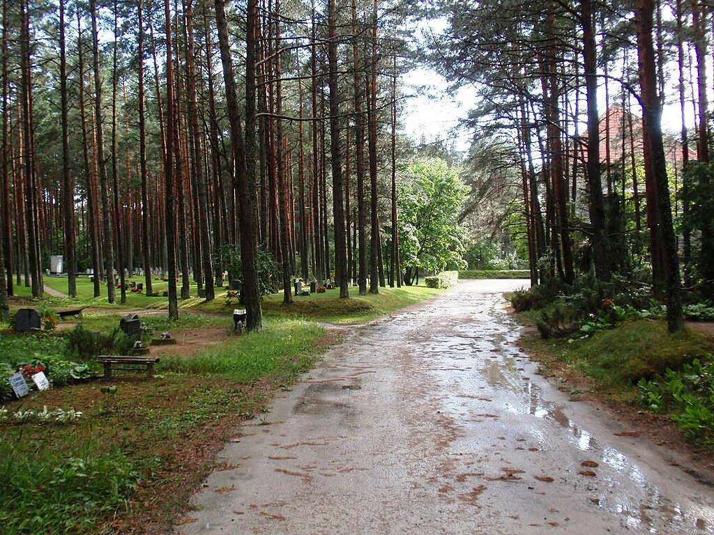 Cimetière Metsakalmistu à Tallinn. Photo de Flying Saucer.