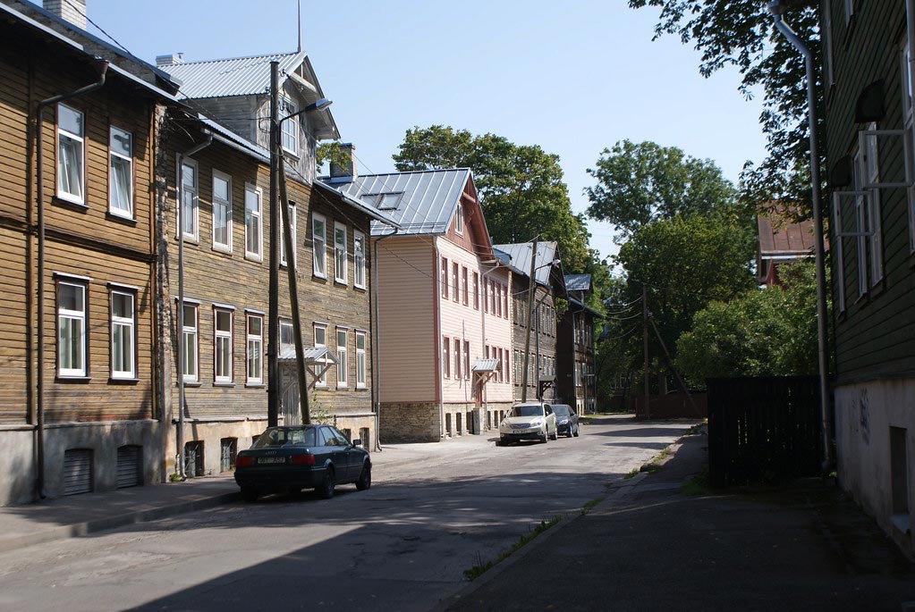 Maisons en bois dans le quartier de Kalamaja à Tallinn.