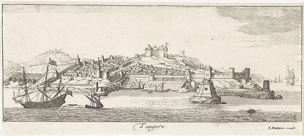 Histoire : Vue sur Tanger vers 1685 par Jan Peeters. Le chateau est devenu la Casbah, l'église au premier plan correspond à la Grande mosquée de la Médina.