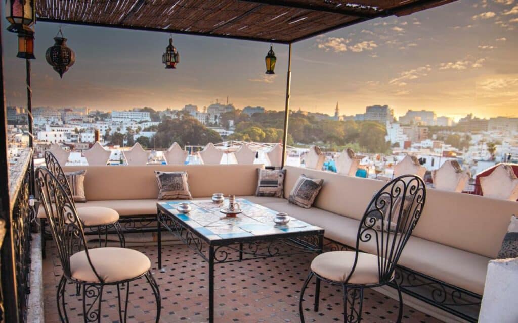 Rooftop de l'auberge de jeunesse Tangier Kasbah hostel à Tanger.