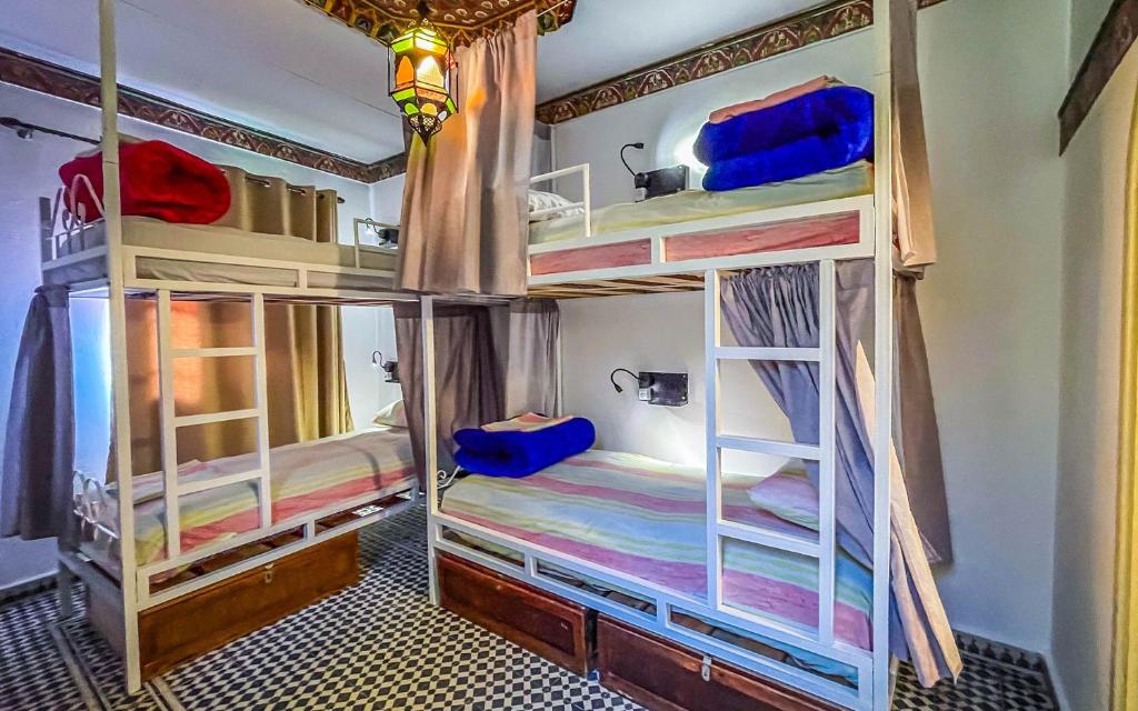 Dortoir de l'auberge Tangiers Hostel à Tanger.