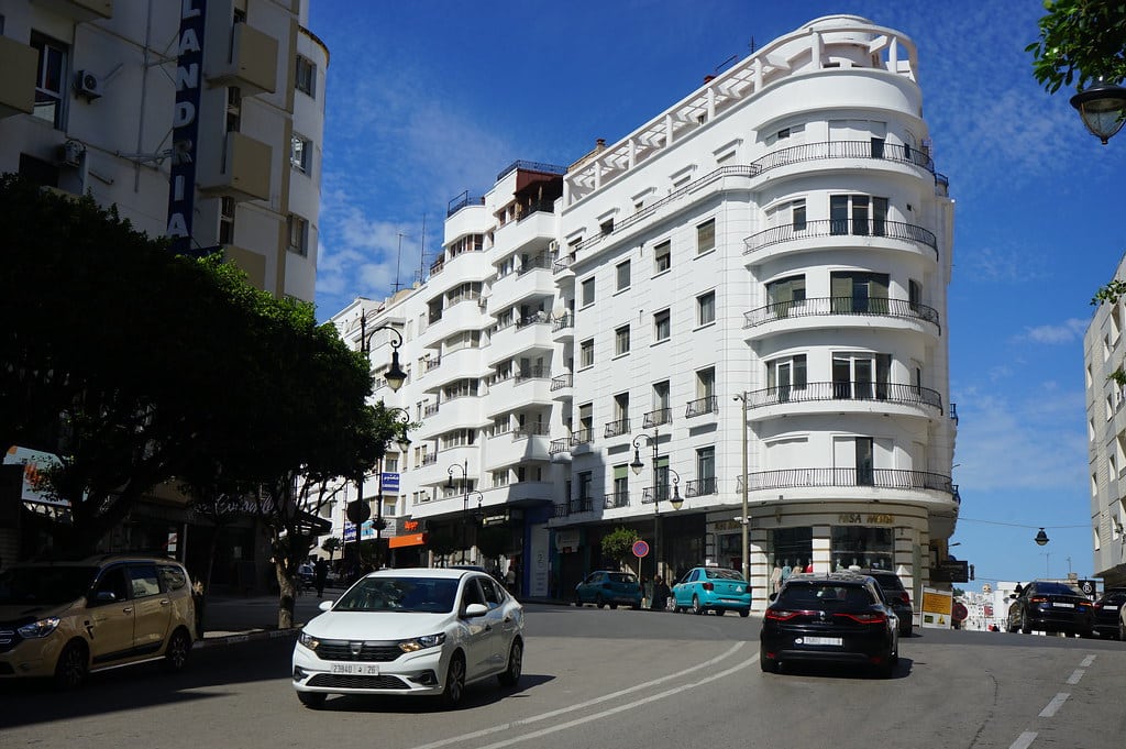 Immeuble du centre-ville de Tanger sur le boulevard Mohamed V ( Boulevard Pasteur).