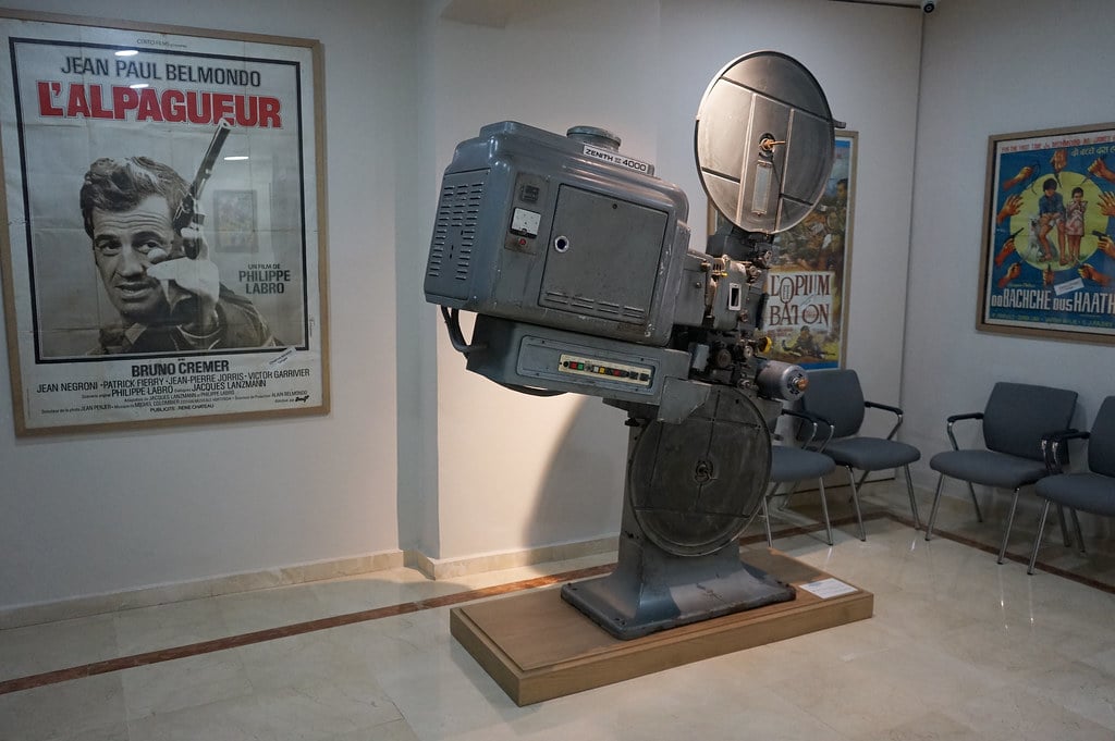 Ancien projecteur dans le cinéma Alcazar à Tanger.