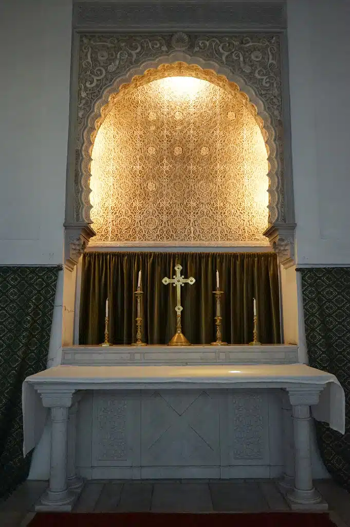 Autel de l'église Saint Andrew à Tanger.