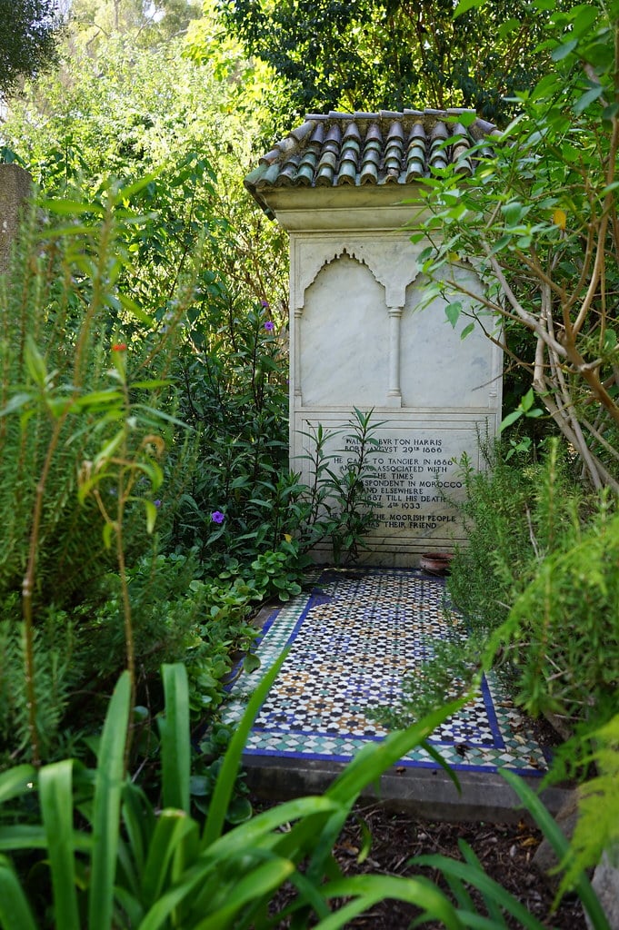 Tombe du journaliste britannique Harris dans le cimetière de l'église Saint Andrew à Tanger.