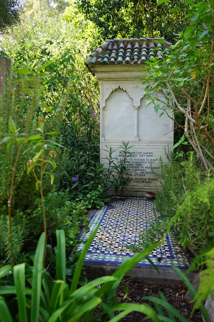 Tombe du journaliste britannique Harris dans le cimetière de l'église Saint Andrew à Tanger.